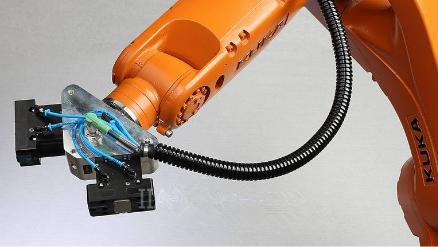 KUKA ready2_grip機器人助力物料搬運：預配置且可靠的應用包